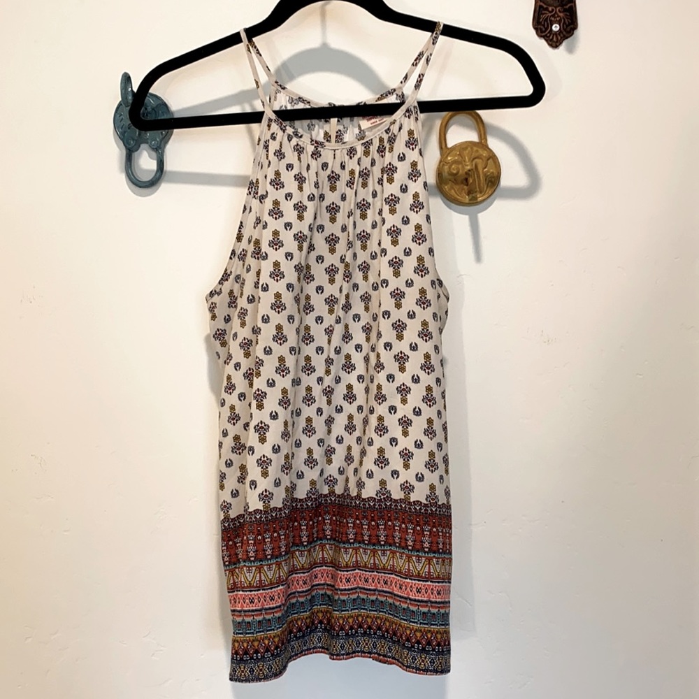 Chic summer top. Large. Easy Breazy.